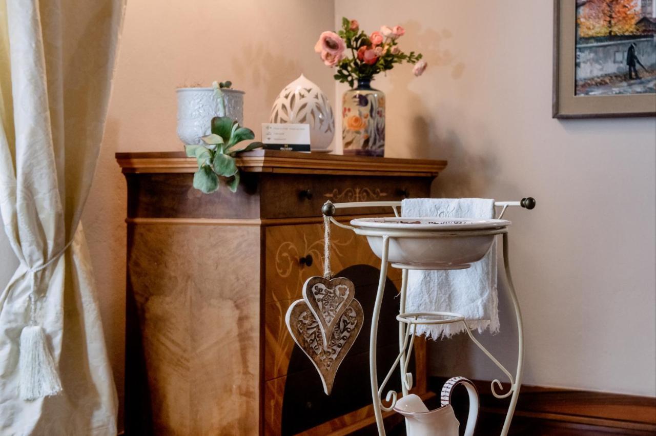 Palazzo Bed And Breakfast Calvisano Exterior photo