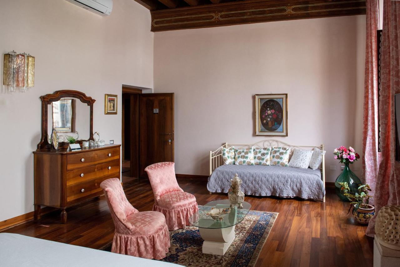 Palazzo Bed And Breakfast Calvisano Exterior photo