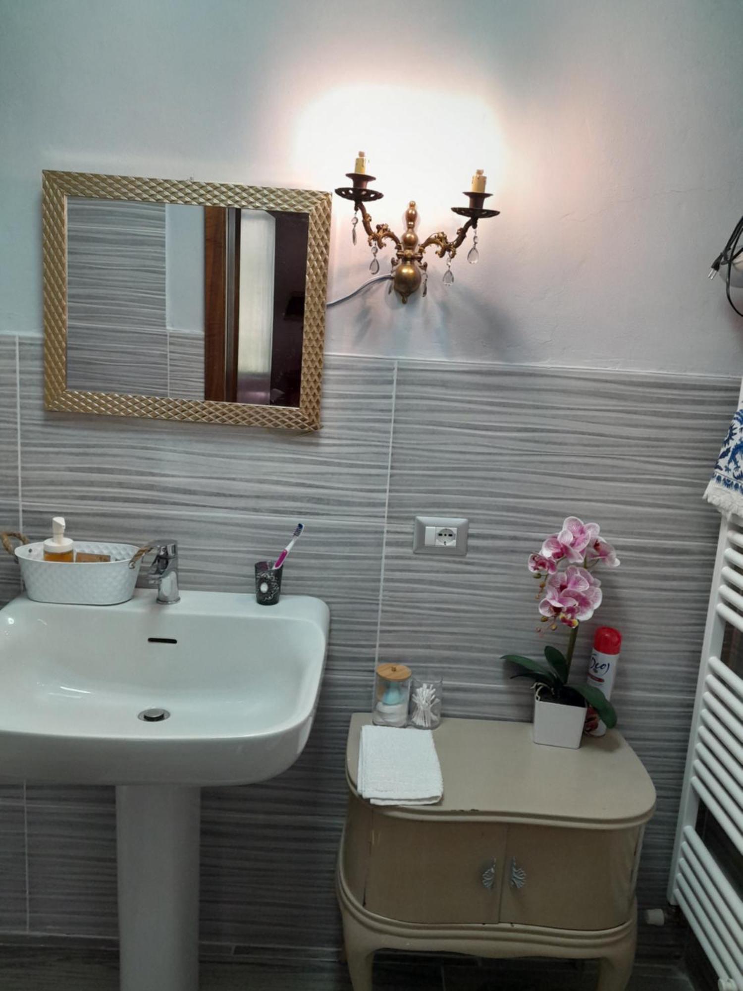 Palazzo Bed And Breakfast Calvisano Exterior photo